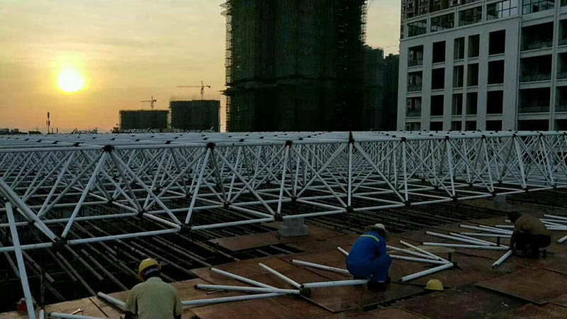 深圳螺栓球网架安装现场